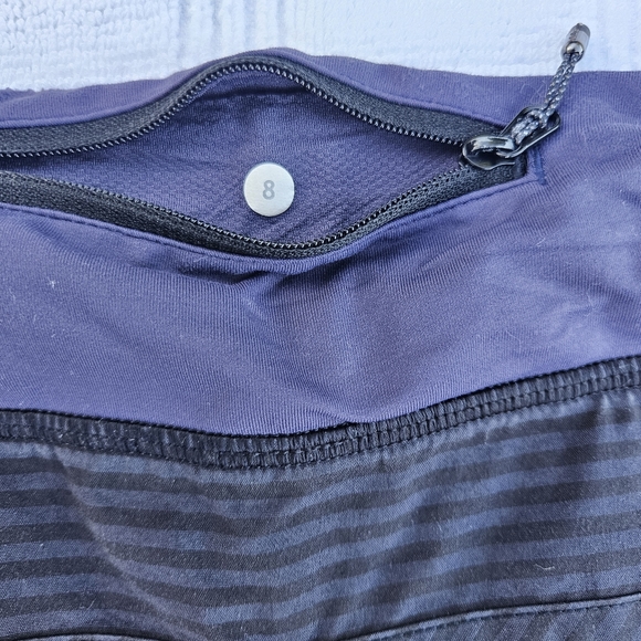 Lululemon Speed 4 Way Size 8 - Picture 3 of 4
